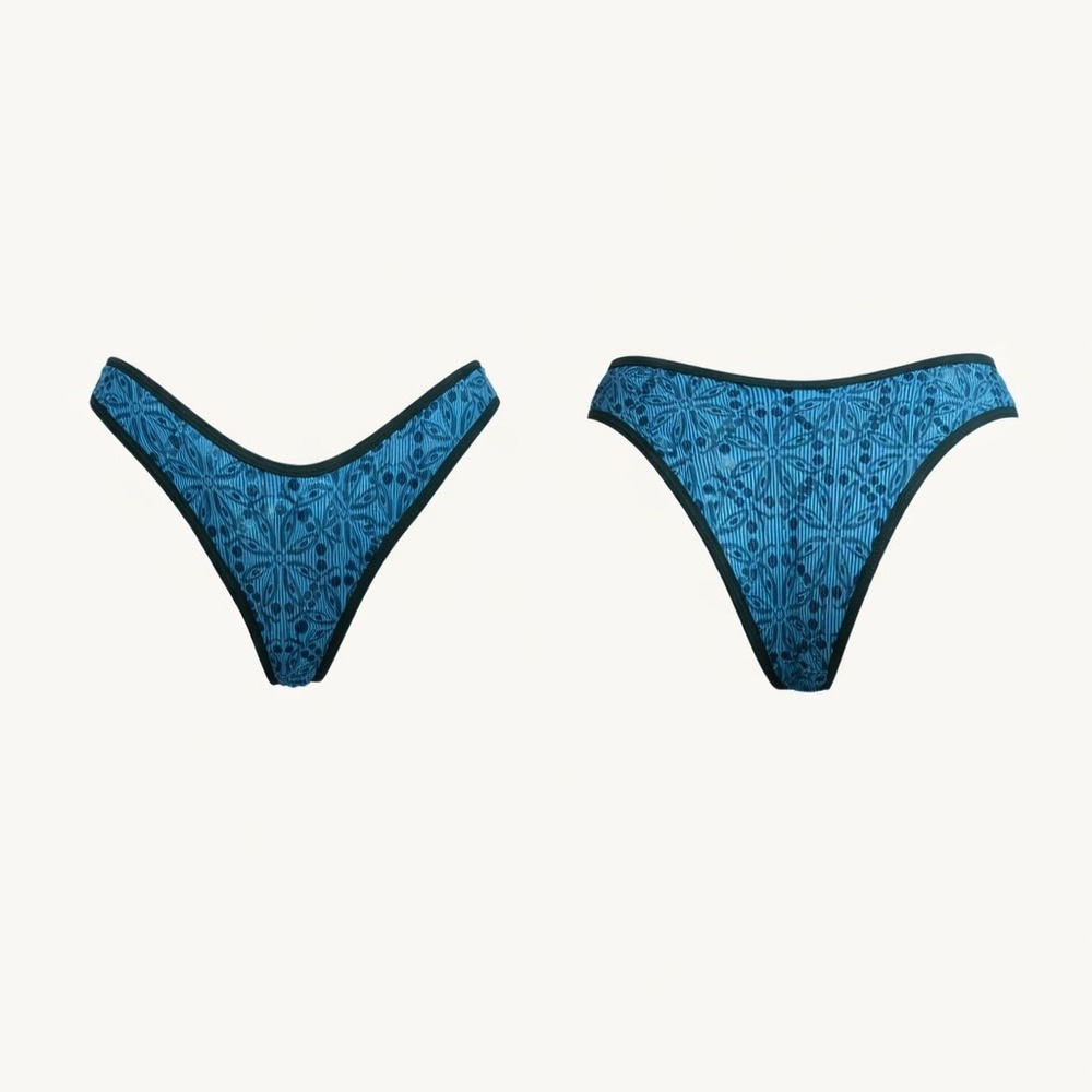 Honey Swim Bay Ribbed Classic Bottoms Blue Floral Bikini Bottoms Size Medium NEW